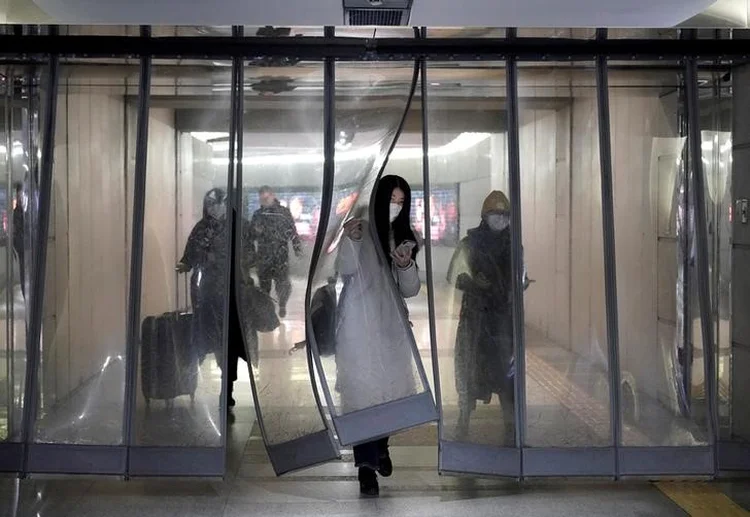 China: vírus desconhecido começa a se espalhar e casos já foram registrados em países vizinhos (Jason Lee/Reuters)