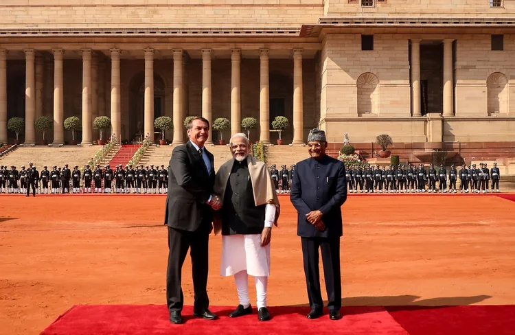 Jair Bolsonaro cumprimenta o primeiro ministro da Índia, Narendra Modi (Clauber Cleber Caetano/Divulgação)