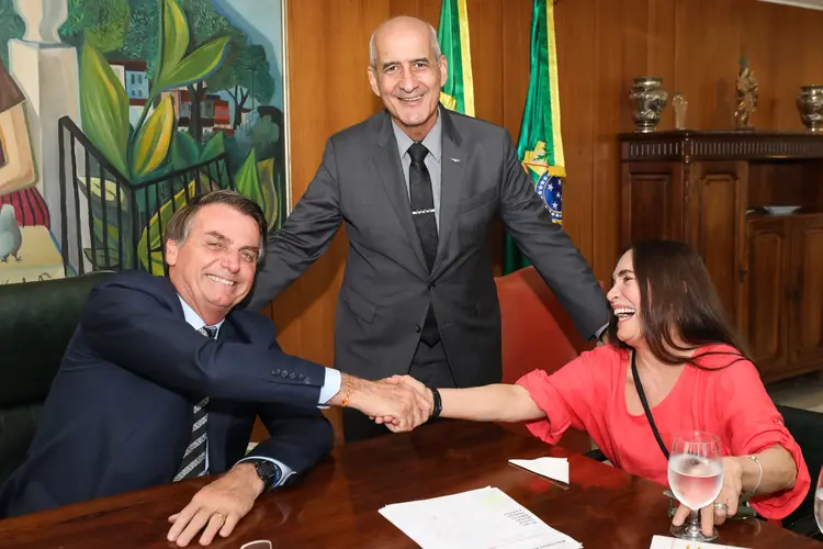 Regina Duarte aceita convite de Bolsonaro para pasta da Cultura (Marcos Corrêa/PR/Flickr)