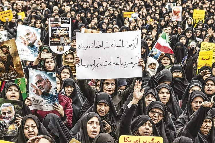 Protesto após ataque no Irã: bolsa em quedae petróleo em alta  (Babak Jeddi/SOPA Images/LightRocket/Getty Images)