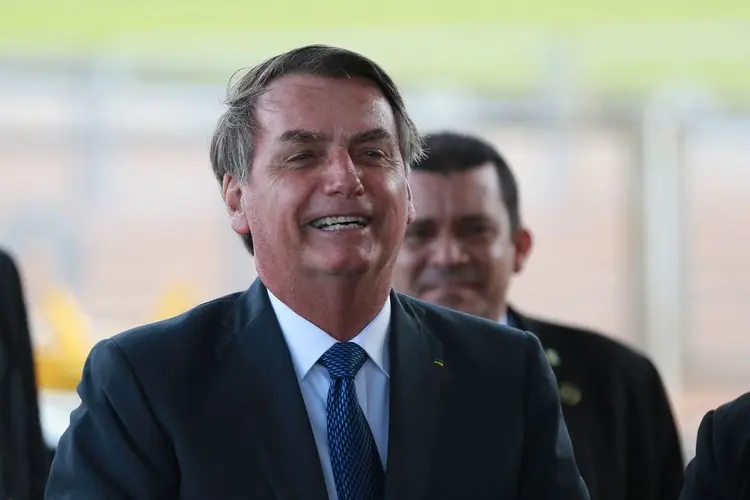 Bolsonaro: "Quem está aí não mexe em nada, zero", disse. "Dos novos pode alterar", disse o presidente nesta segunda-feira (06) (José Cruz/Agência Brasil)