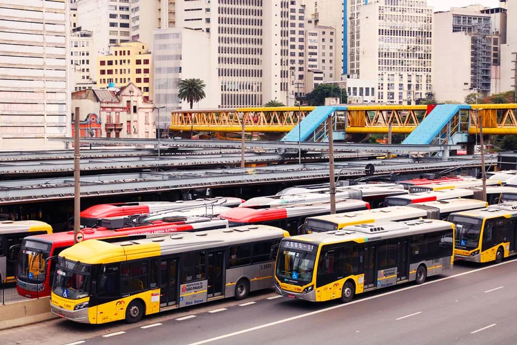 Ônibus: A SPTrans informou que vai seguir monitorando a movimentação de passageiros diariamente (Rovena Rosa/Agência Brasil)