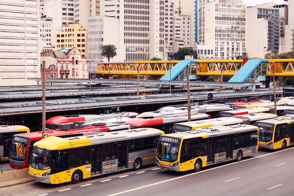 Ônibus: o Ministério Público de São Paulo denunciou a SPTrans, oito de seus ex-presidentes e três consórcios de ônibus da capital paulista (Rovena Rosa/Agência Brasil)