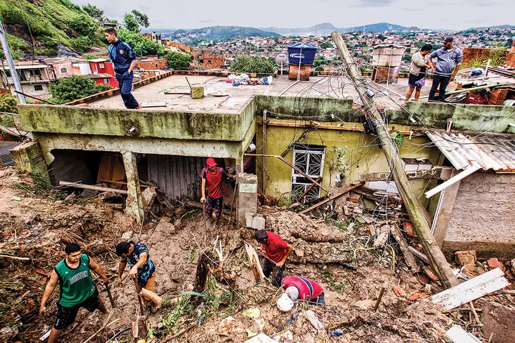 Desabamento devido à chuva em Ibirité, Minas Gerais: há 8,3 milhões de brasileiros em situação de risco de inundações e enxurradas (Alexandre Mota/O Tempo/FuturaPress)