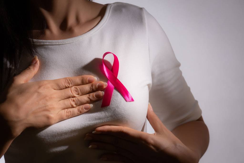 Natural One firma parceria para o combate ao câncer de mama