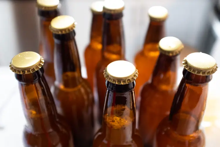 Cerveja: peritos encontraram vestígios de uma substância tóxica usada em sistemas de refrigeração nas bebidas (John Peabody/Getty Images)
