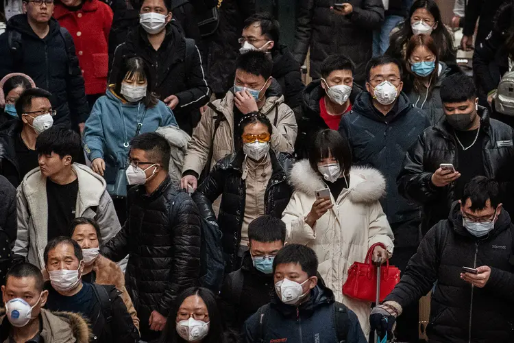 China: cidades do país já estão isoladas em tentativa de evitar a disseminação do novo vírus (Kevin Frayer/Getty Images)