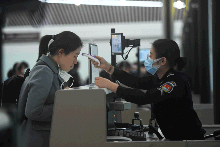 China: companhias aéreas também cancelaram voos (cnsphoto/Reuters)