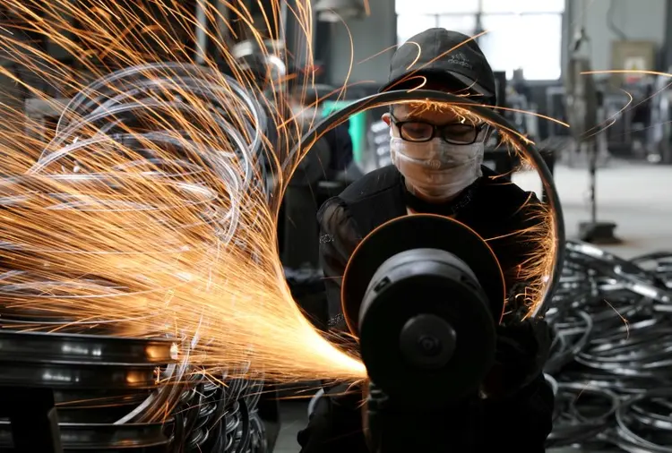 O vasto setor industrial da China está retornando aos níveis vistos antes de a pandemia (China Daily/Reuters)