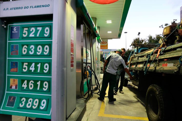 Mesmo com corte de preço da Petrobras, combustíveis sobem na semana