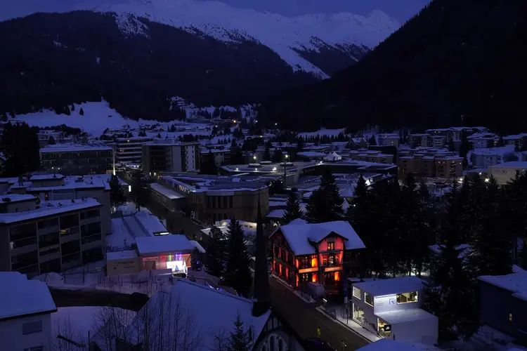 Davos: O nome de Davos, pequena estação de esqui no cantão dos Grisões, na Suíça, se tornou a forma mais comum de se chamar o Fórum Econômico Mundial (Denis Balibouse/Reuters)