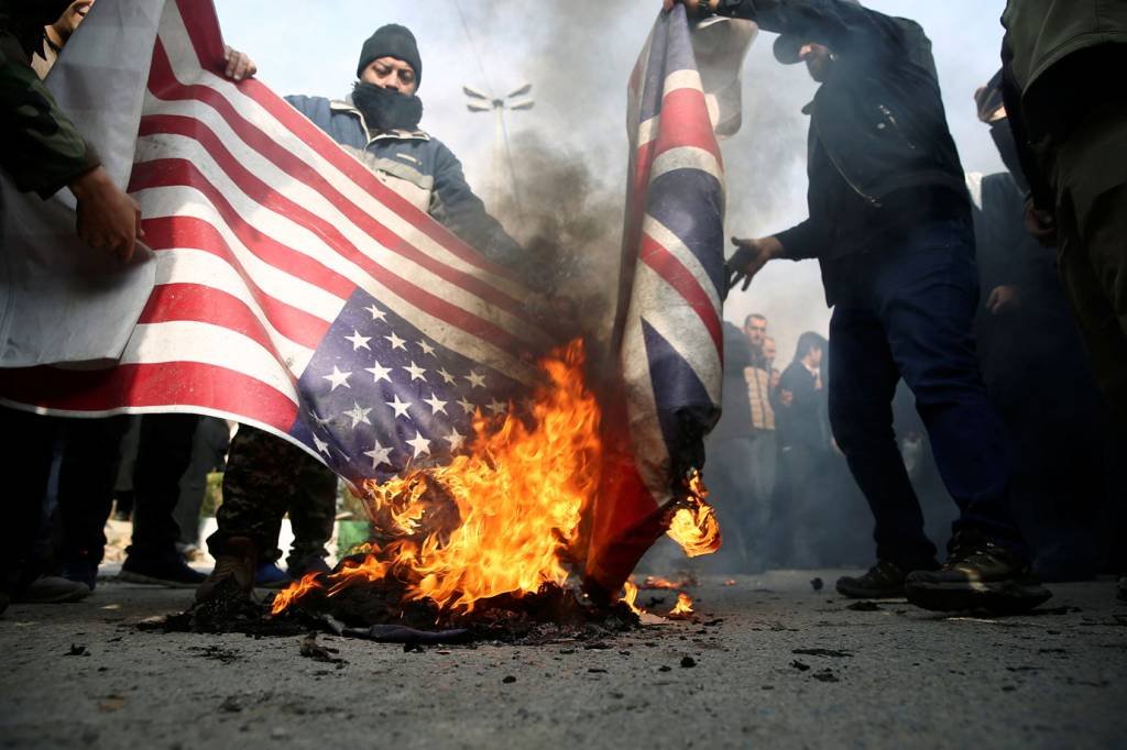 Irã-EUA: crise atingiu o ápice nesta sexta-feira (Nazanin Tabatabaee/Reuters)