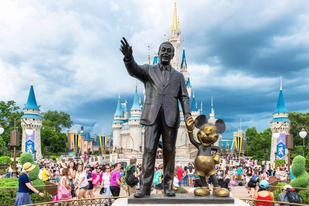 A Disney já estaria licenciando NFTs colecionáveis de seus personagens (Roberto Machado Noa/Getty Images)