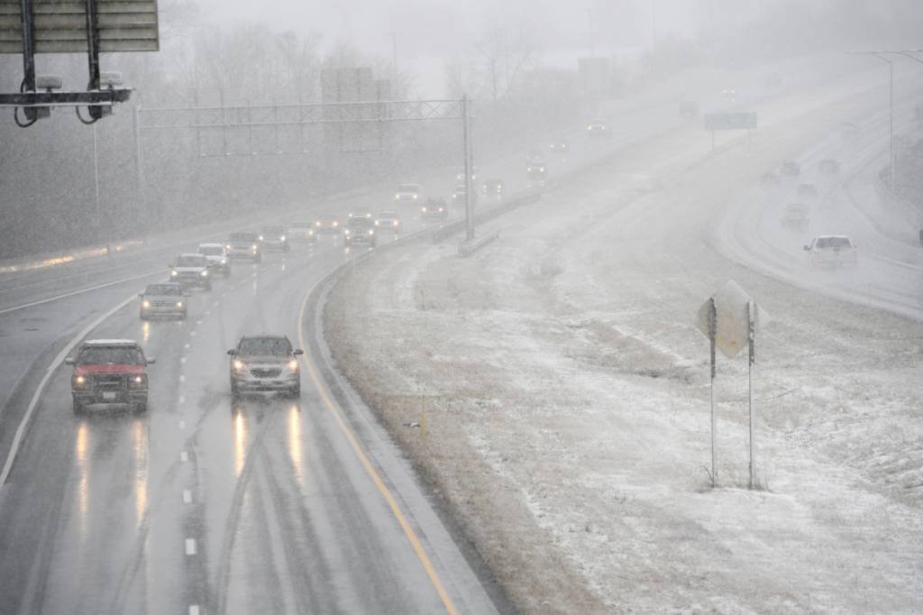 Tempestades de inverno nos EUA deixam 4 mortos e milhares sem energia