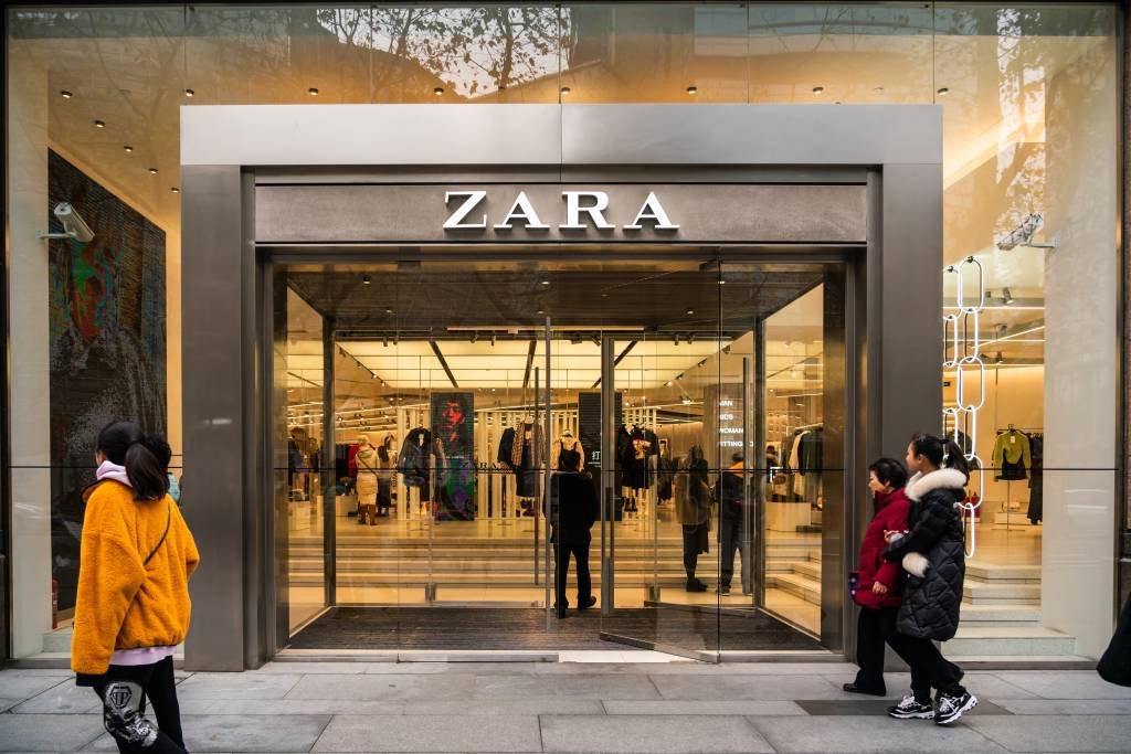 Roupas da Zara no Brasil custam o dobro do que nos EUA, mostra índice