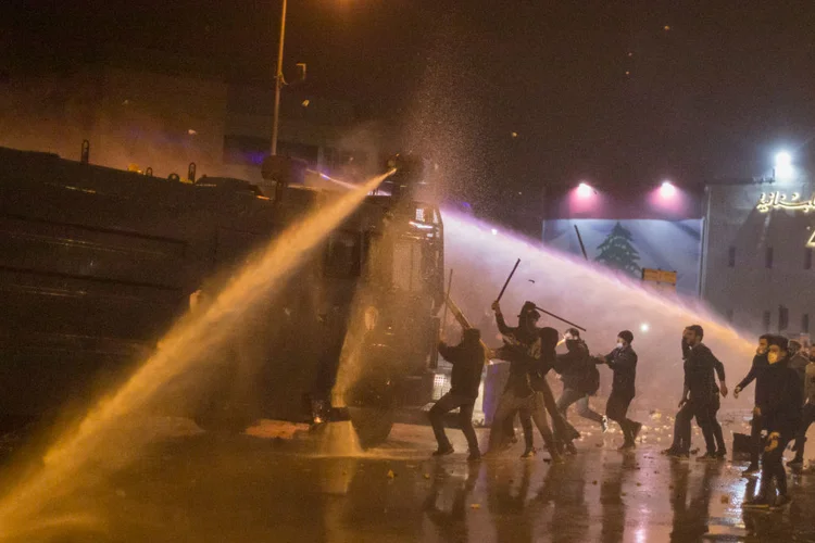 Beirute: manifestantes e policiais se enfrentaram neste fim de semana na capital do Líbano (Sam Tarling/Getty Images)