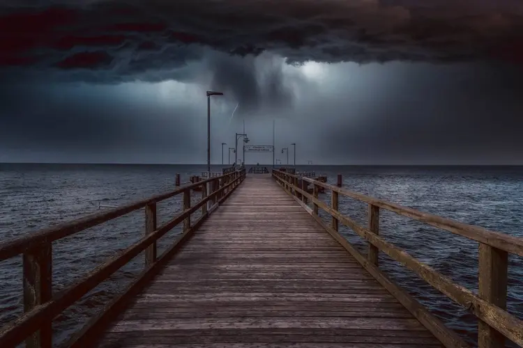 'Tenha certeza: não se encontrarão iguais todas as embarcações quando a tempestade passar' (Jules Kulcsar / EyeEm/Getty Images)