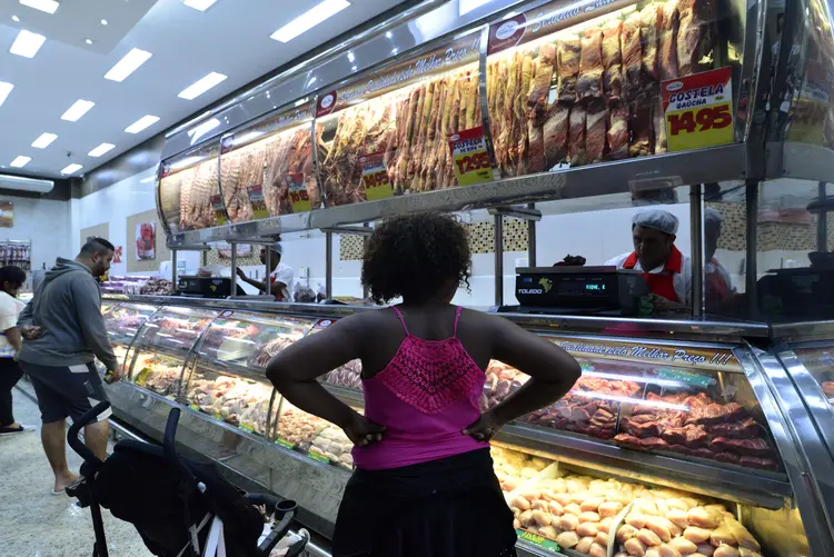 Consumidores: preço da carne pesou no bolso do brasileiro (Cris Faga/NurPhoto/Getty Images)