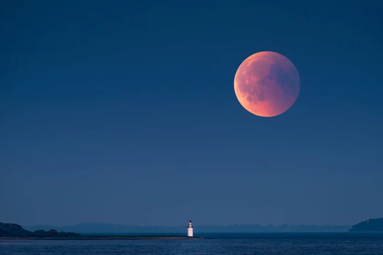 Lua: querendo fugir da solidão, milionário japonês Yusaku Maezawa busca acompanhante para ir à Lua (Peter Gravesen / 500px/Getty Images)