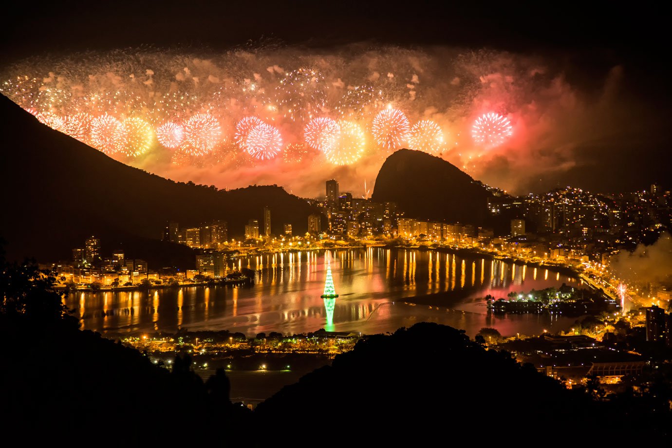 Réveillon no Rio terá 12 minutos de fogos em Copacabana e 12 palcos