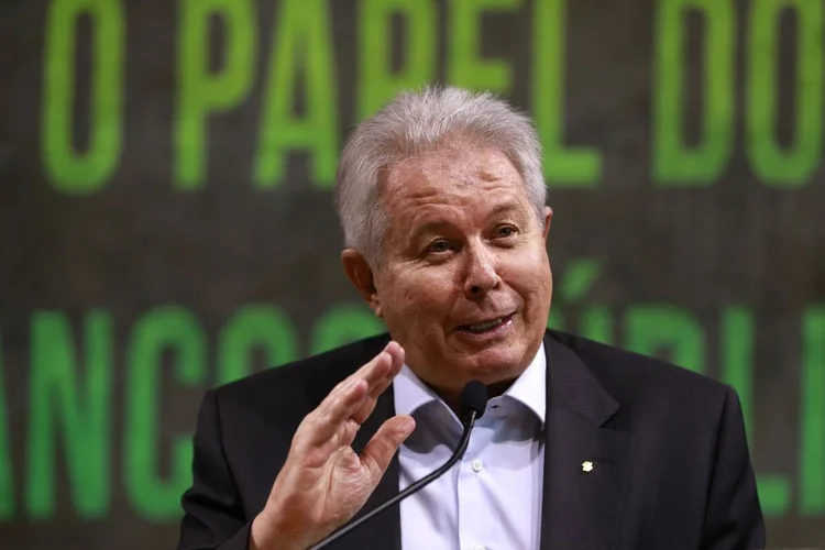 Rubem Novaes, presidente do BB: "não venderemos nada açodadamente, destruindo valor; isto é certo" (Tânia Rêgo/Agência Brasil)