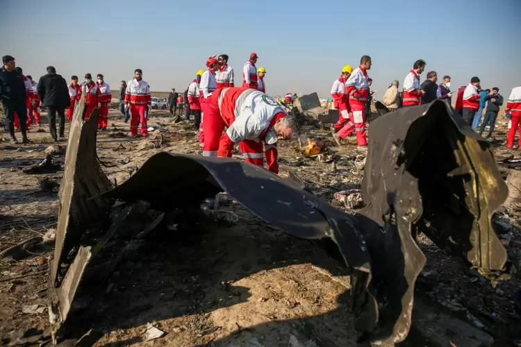 Irã: peritos ucranianos já trabalham no local do acidente no Iraque (West Asia News Agency/Reuters)