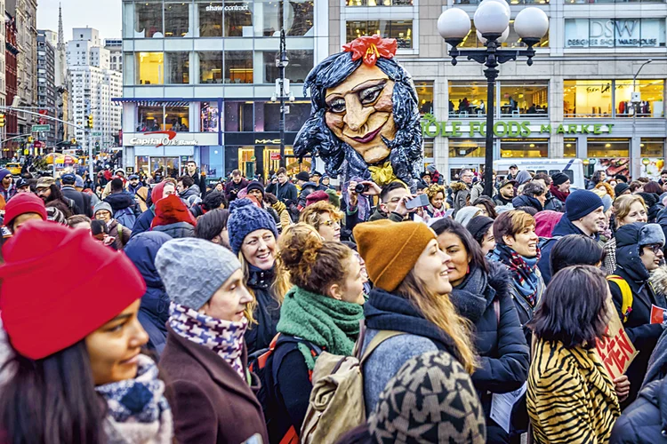 Protesto por igualdade nos Estados Unidos: as mulheres voltaram a ser mais numerosas do que os homens na força de trabalho do país (Erik McGregor/Pacific Press/LightRocket/Getty Images)