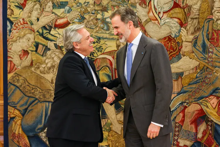 Espanha: presidente da Argentina, Alberto Fernández, e o rei Felipe VI (Esteban Collazo/Reuters)