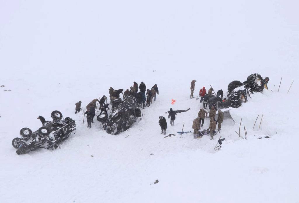 Duas avalanches deixam quase 40 mortos na Turquia