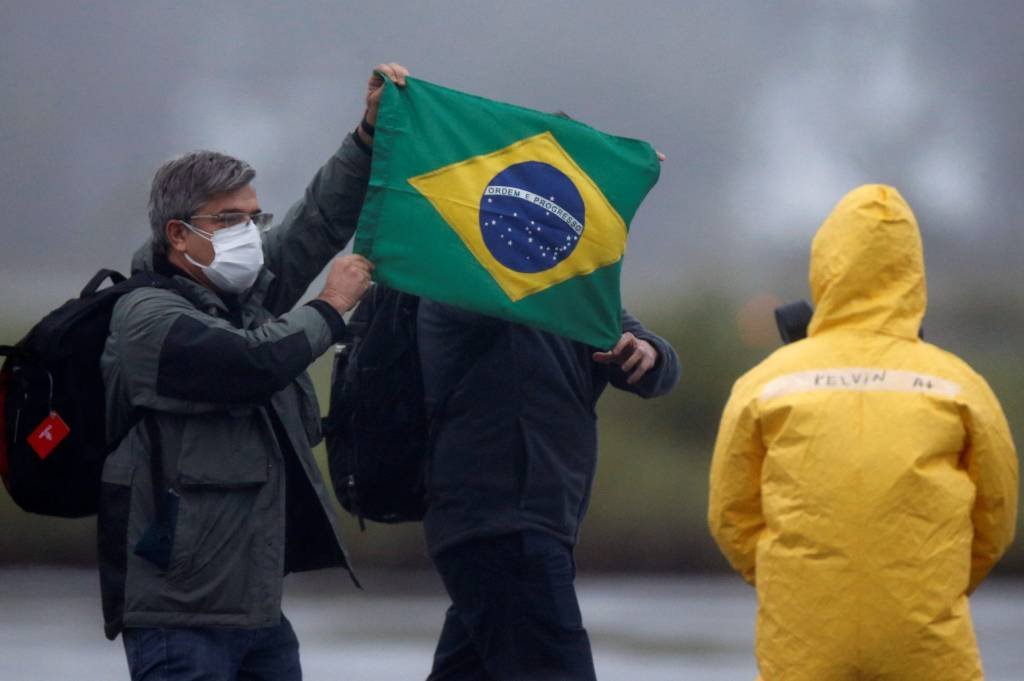 Coronavírus: brasileiros chegam à base aérea de Anápolis (Adriano Machado/Reuters)