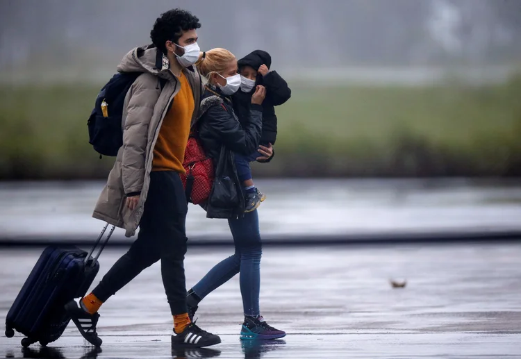 Brasileiros chegam à Anápolis: brasileiros que moravam em Wuhan estão em quarentena na cidade de Goiás (Adriano Machado/Reuters)