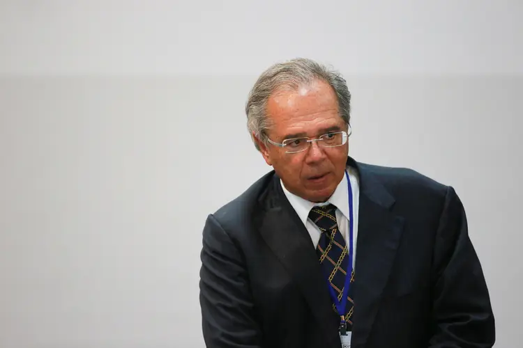 Paulo Guedes: ministro da Economia enfrenta pessimismo de economistas pelo resultado abaixo do esperado da economia em 2019 (Diego Vara/Reuters)