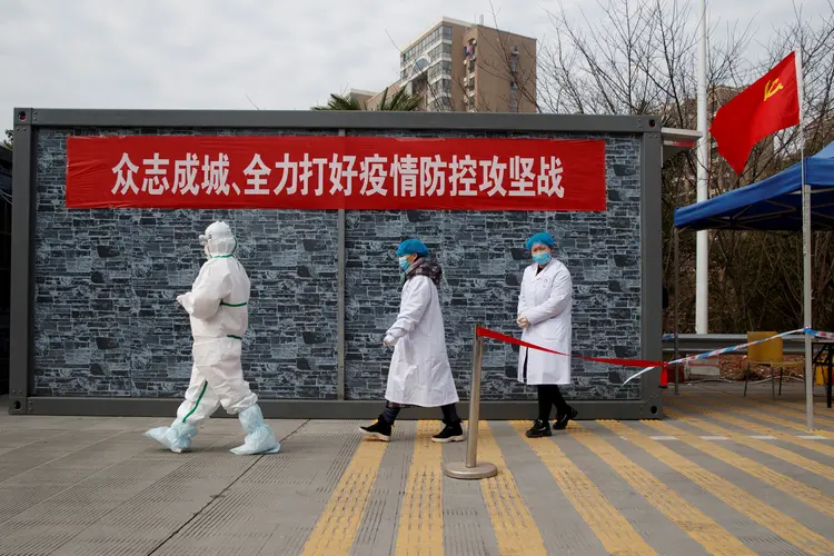 Coronavírus: mais de 2,3 mil pessoas já morreram na China (Thomas Peter/Reuters)