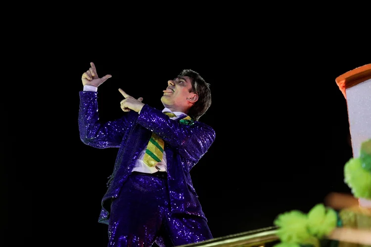Carnaval: ator Marcelo Adnet imita o presidente Jair Bolsonaro em desfile da São Clemente, no Rio de Janeiro (Ricardo Moraes/Reuters)
