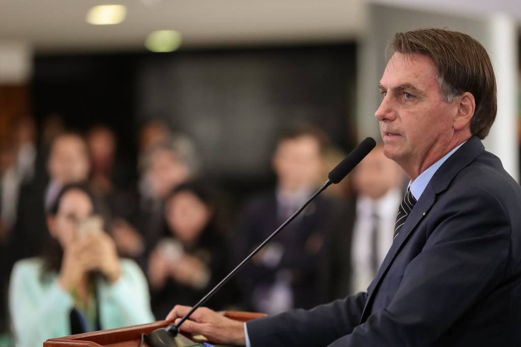 Democracia nunca esteve tão forte, diz Bolsonaro