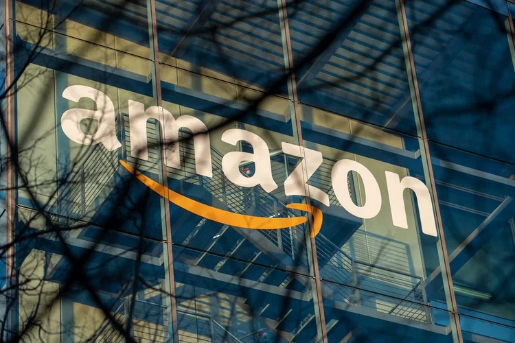 Amazon: custos de entrega e logística subiram na pandemia (NurPhoto / Colaborador/Getty Images)