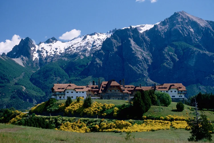 Bariloche oferece uma combinação perfeita de paisagens naturais e atrações turísticas, com opções para todos os tipos de viajante e orçamentos (Galen Rowell/Getty Images)