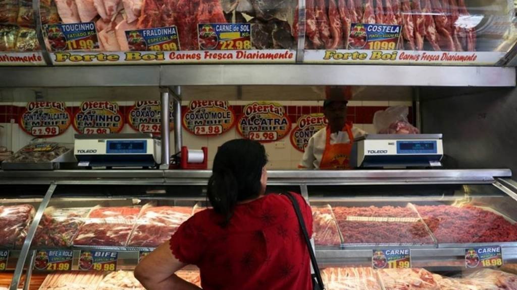 Carne: após alta do produto em dezembro, IPCA surpreendeu e teve ritmo diminuído para 0,21% em dezembro  (Amanda Perobelli/Reuters)