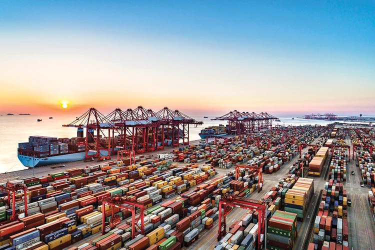PORTO DE XANGAI: redução de tarifas adicionais sobre 75 bilhões de dólares em produtos americanos | Getty Images /  (Getty Images)
