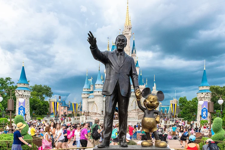 Parque da Disney: locais estão fechados, o que impacta no resultado da empresa (Roberto Machado Noa / Colaborador/Getty Images)