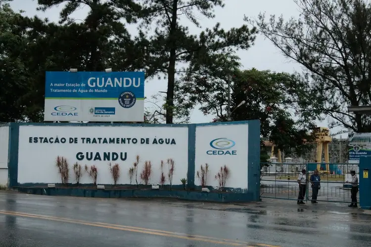 Estação de tratamento de Guandu, no Rio: volta às aulas na capital fluminense foram atrasadas pela crise no abastecimento (Tomaz Silva/Agência Brasil)