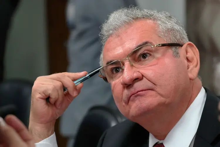 Angelo Coronel: senador alterou proposta da Câmara e  reduziu de 20% para 8% alíquota previdenciária de municípios (Lula Marques/Agência Pública)