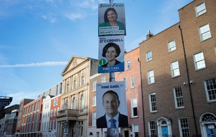 CARTAZES DE CANDIDATOS NA IRLANDA: como não faz parte do Reino Unido, país não votou no referendo do Brexit em 2016, embora tenha sido afetado por elee (Phil Noble/Reuters)