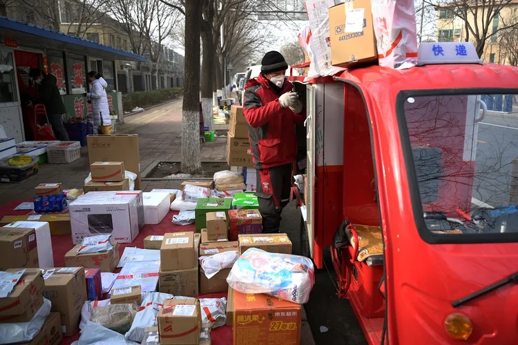 Coronavírus: Hubei anunciou que ao menos 271 novos casos foram registrados entre presos (Tingshu Wang/Reuters)