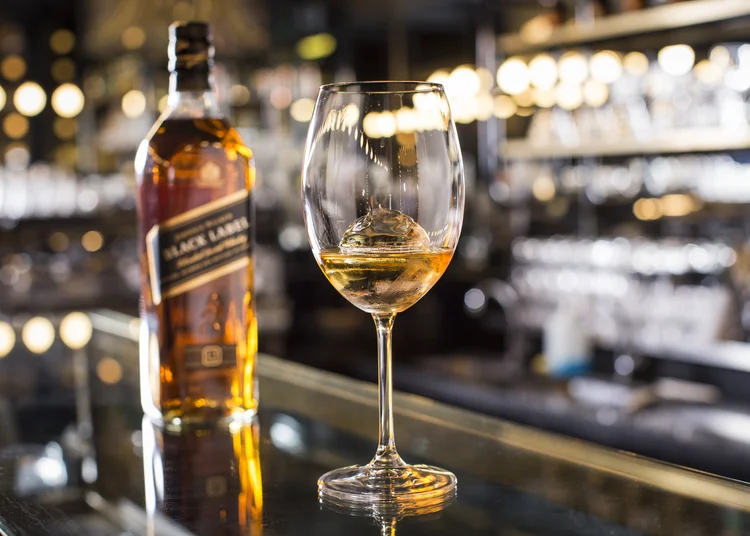 Johnnie Walker Black Label em taça, no Chez Johnnie (Rodrigo Capote/Divulgação)