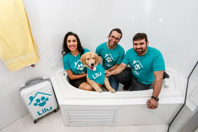 Aline Lefon, Paulo César e Philippo Gomes: empresários criaram a startup Lilu, que tosa e banha os animais em sua residência (Flávio Flo/Jornal de Negócios do Sebrae/SP)