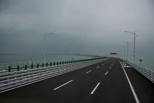 Imagem referente à matéria: Ponte em Guizhou será a mais alta do mundo, com 625 metros de altura