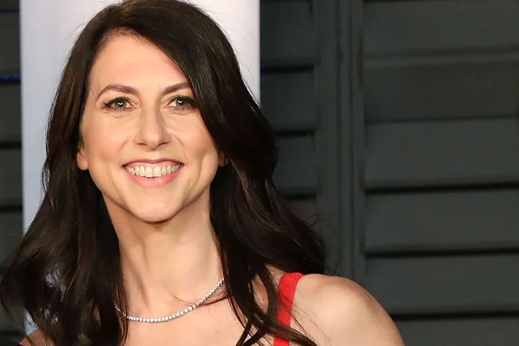 Mackenzie Bezos, ex-mulher do fundador e presidente da gigante de comércio eletrônico Amazon, é novata na lista (//Divulgação)