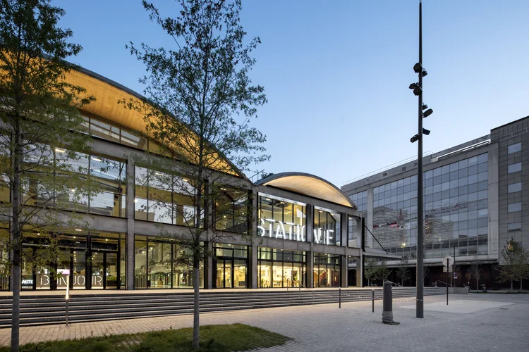 Station F, campus de startups em Paris, França (Patrick Tourneboeuf/Divulgação)