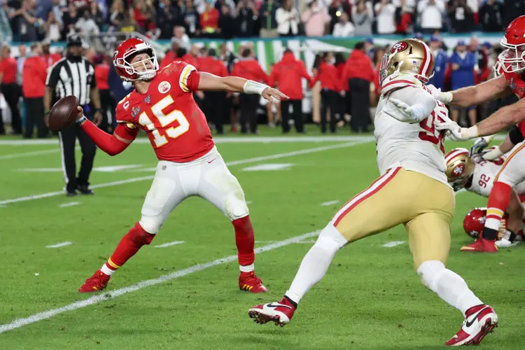 Patrick Mahomes: jogador levou o Kansas City Chiefs à vitória no Super Bowl (Shannon Stapleton/Reuters)